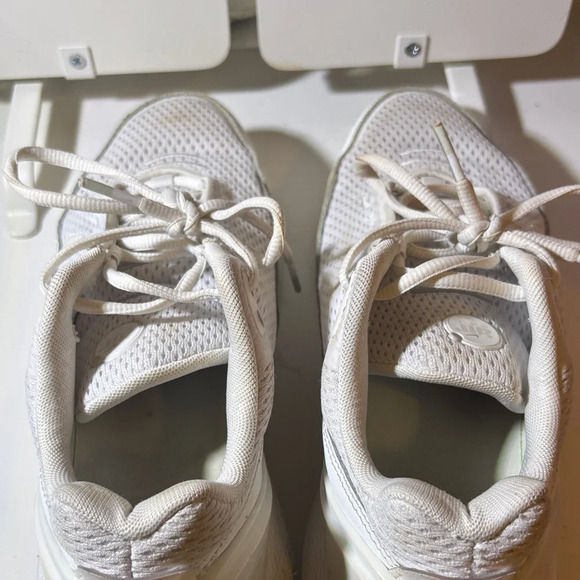 Nike Women's White and Gray Sneakers - Picture 7 of 7